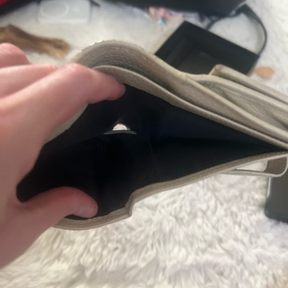 Gucci Wallet w Box i purchased it w - Picture 5 of 5